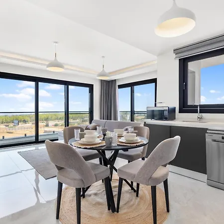 Daire Globalstay Modern 1br With Infinity Pool Trikomo
