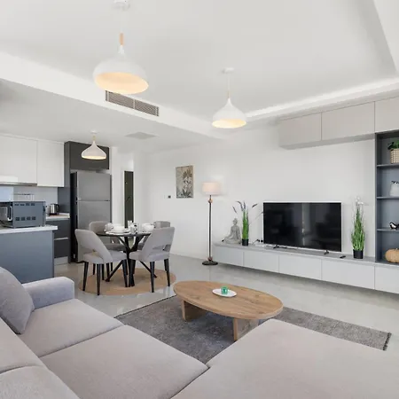 Globalstay Modern 1br With Infinity Pool Daire