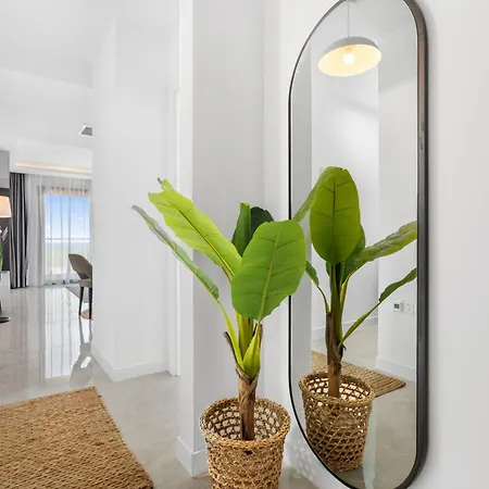 Globalstay Modern 1br With Infinity Pool Trikomo